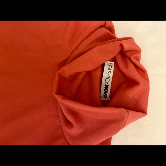 FN pink 💕 form fitting dress. Size S - Picture 2 of 2